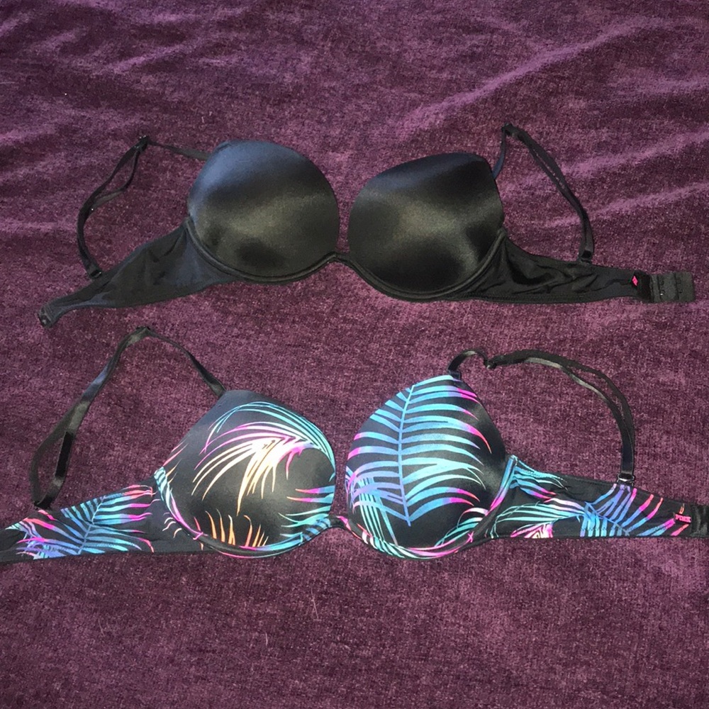 NWOT vspink bras!! 🌴🖤
